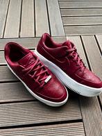 Nike Air Force 1 Bordeaux Rood - Maat 38,5, Kleding | Dames, Ophalen of Verzenden, Gedragen, Rood, Sneakers of Gympen