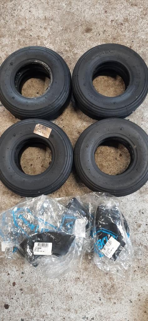 8 nieuwe bandjes met binnen bandjes., Ophalen, Nieuw