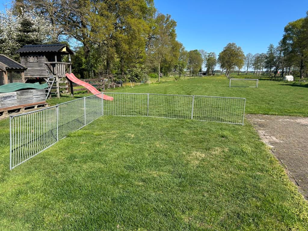 Zes in elkaar te haken spijlen hekjes, Tuin en Terras, Tuinhekken en Hekwerk, Ophalen, Zo goed als nieuw, IJzer, Spijlenhekwerk