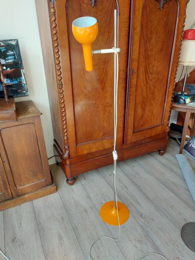Vintage Hillebrand Stalamp -  Vloerlamp Oranje Eyecatcher, Huis en Inrichting, Lampen | Vloerlampen, Ophalen, Gebruikt, Metaal
