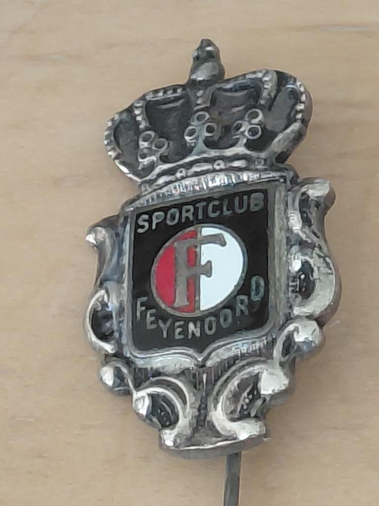 Geëmailleerde speld Feyenoord uit de jaren 60., Ophalen of Verzenden, Zo goed als nieuw, Sport, Speldje of Pin