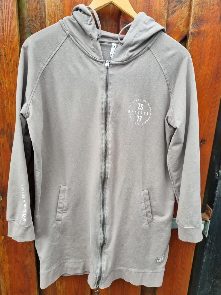 Leuke taupe kleurige vest van Zoso maat xxl, Kleding | Dames, Truien en Vesten, Ophalen of Verzenden, Zo goed als nieuw, Maat 46/48 (XL) of groter