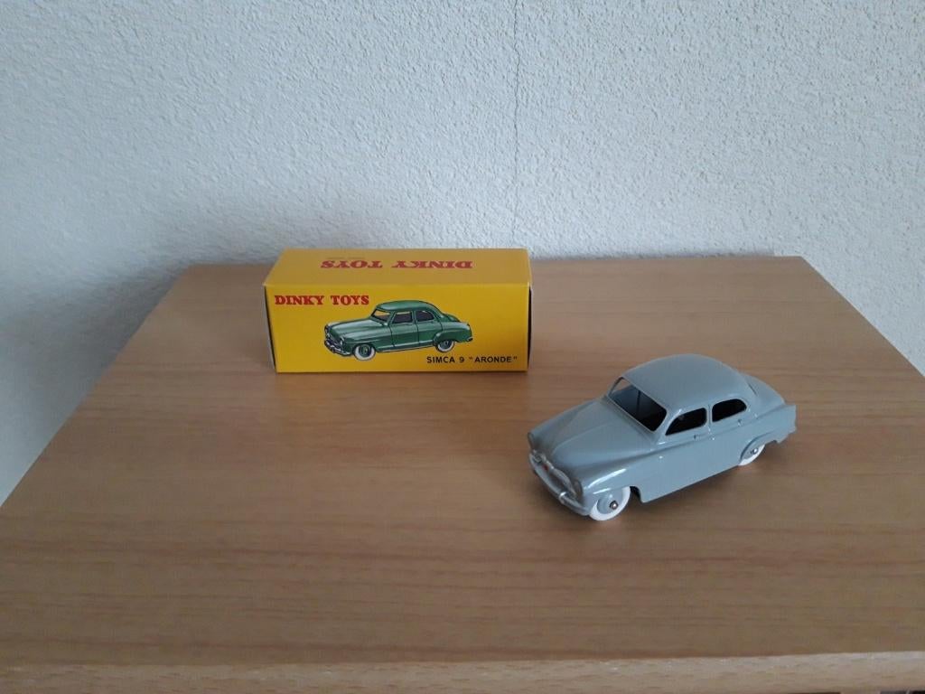 SIMCA 9 ARONDE P60 DINKY TOYS FRANCE N° 544 1/43