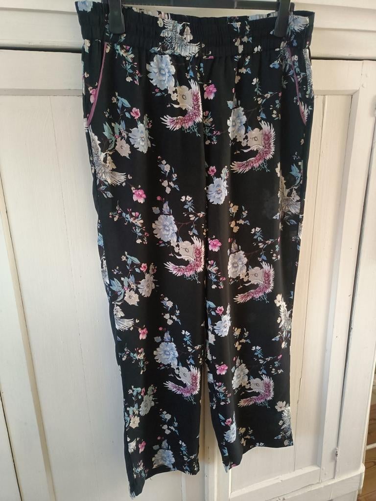 Broek bloemen, Zwart, Maat 46/48 (XL) of groter, Ophalen of Verzenden, Zo goed als nieuw