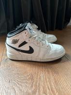 Nike Air Jordan sneakers - Maat 35.5 - Zeer goede staat, Ophalen of Verzenden, Zo goed als nieuw, Jongen of Meisje, Sportschoenen