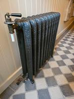 Oude/Antieke gietijzeren radiator met bloemmotief en kraan, Ophalen, Radiator, Zo goed als nieuw, 60 tot 150 cm