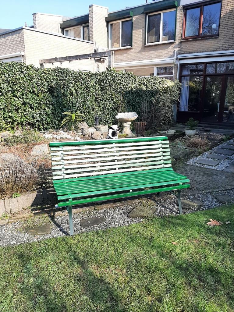 Groene tuinbank - hout met metaal onderstel, Tuin en Terras, Tuinbanken, Ophalen of Verzenden, Gebruikt, Metaal