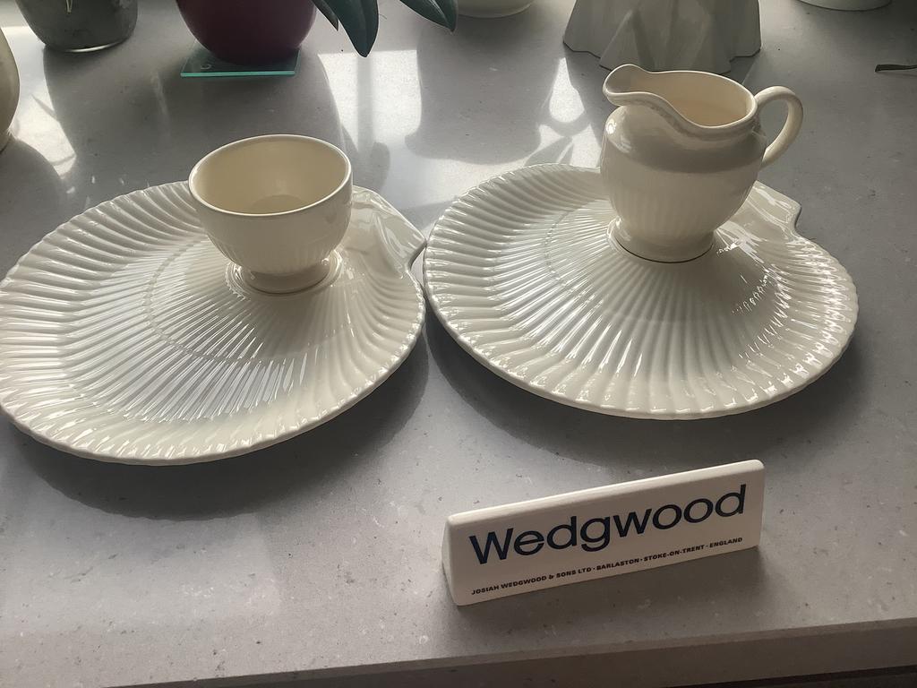 Schelpschaal met kannetje of kommetje WEDGWOOD EDME, Overige typen, Ophalen of Verzenden, Zo goed als nieuw, Wedgwood