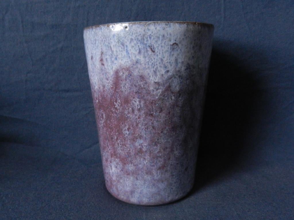 Paars blauw geglazuurde spreidende vaas Groeneveldt h. 15 cm, Ophalen of Verzenden