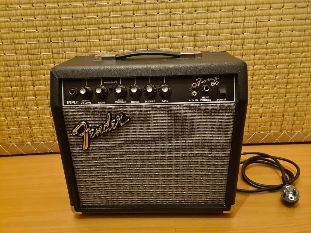 Fender Frontman 15G Gitaarversterker - Weinig Gebruikt, Muziek en Instrumenten, Versterkers | Bas en Gitaar, Ophalen, Zo goed als nieuw
