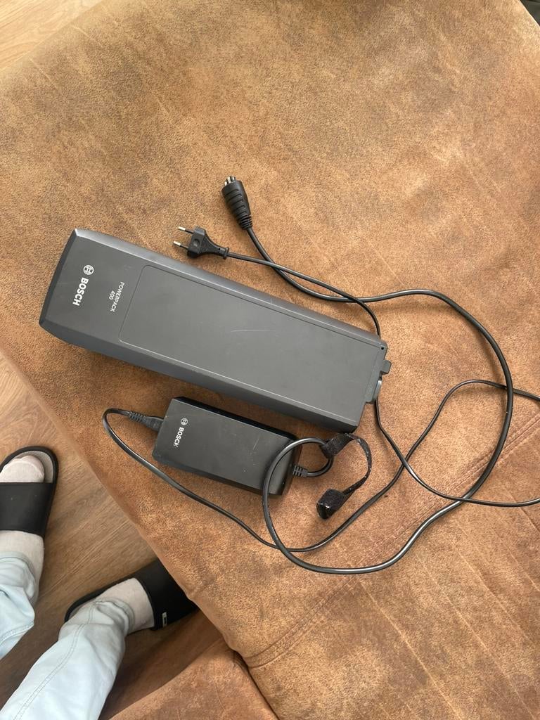 Bosch powerpack 400 ebike accu met oplader, Fietsen en Brommers, Fietsaccessoires | Fietsaccu's, Ophalen of Verzenden, Zo goed als nieuw