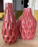 2 st. Mooie stenen vazen, kleur bordeaux, Ophalen, Steen, Zo goed als nieuw, Minder dan 50 cm