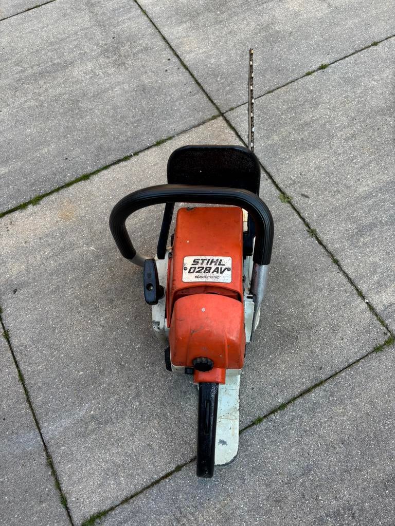 Stihl ketingzaag av 28, Ophalen of Verzenden, Zo goed als nieuw, Benzine