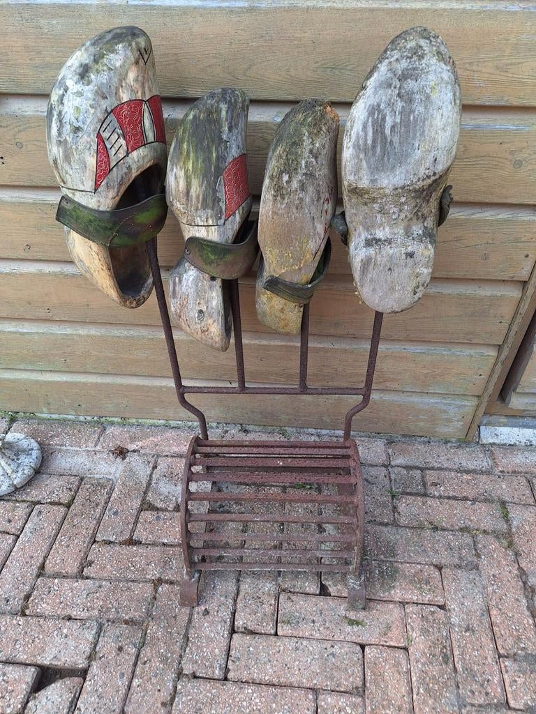 Klompenrek voor 2 paar klompen, Ophalen