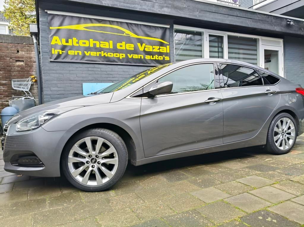 Hyundai I40 1.6 GDI Essence trekhaak stoel/stuur verw, Auto's, Hyundai, Voorwielaandrijving, 4 cilinders, Origineel Nederlands