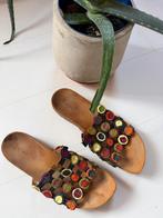 Think! Kleurrijke slippers 42/43, Kleding | Dames, Schoenen, Ophalen of Verzenden, Zo goed als nieuw