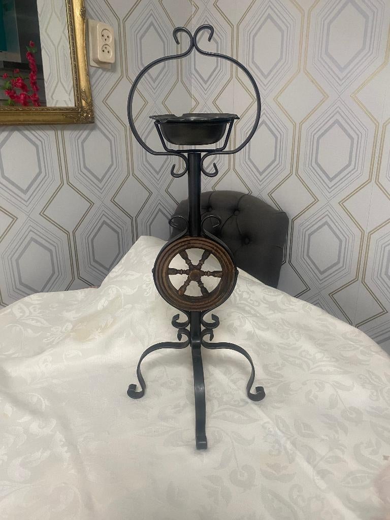 mooie retro/ rvs vintage staande asbak, Verzamelen, Rookartikelen, Aanstekers en Luciferdoosjes, Ophalen, Zo goed als nieuw, Asbak