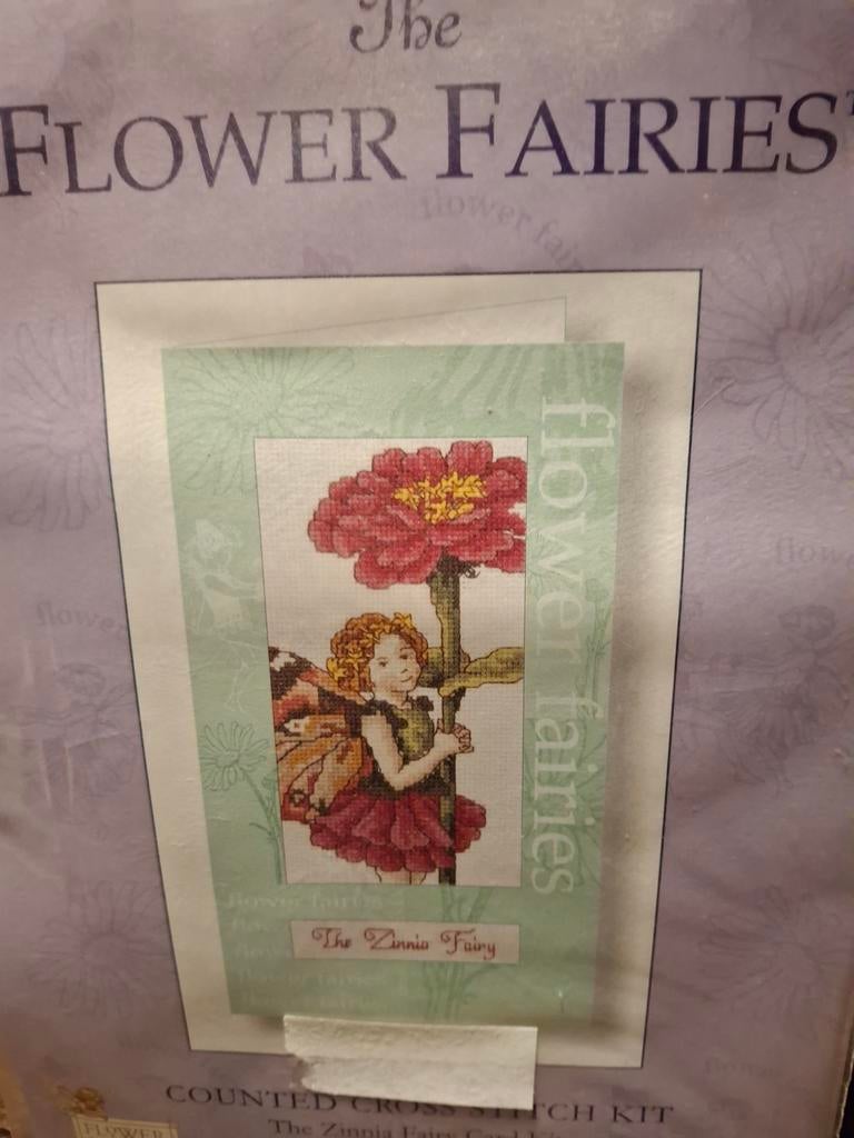 Flower fairies- the zinnia fairy card kit, Ophalen of Verzenden, Nieuw, Borduurpakket