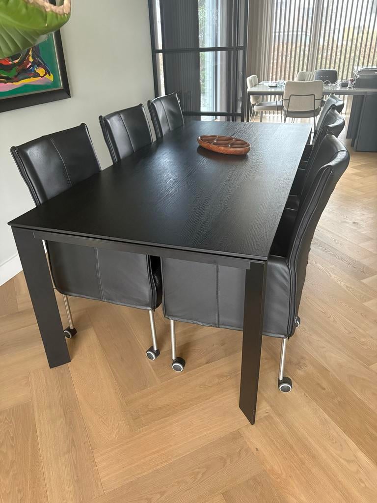 6 Zwarte Leren Eetkamerstoelen met Zwenkwielen - NL Design, Ophalen, Gebruikt, Zwart, Leer