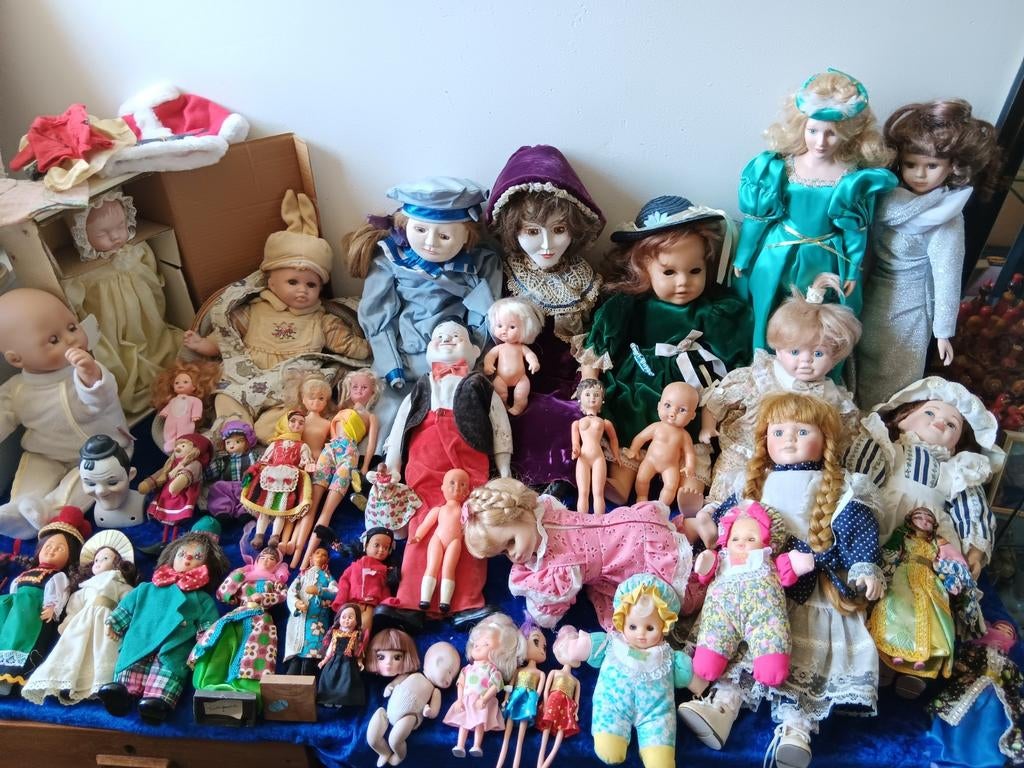 Grote collectie van 42 antieke en moderne poppen, Ophalen of Verzenden