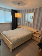 Tweepersoonsbed met ombouw, Huis en Inrichting, Slaapkamer | Bedden, Ophalen, Gebruikt, Beige, Tweepersoons