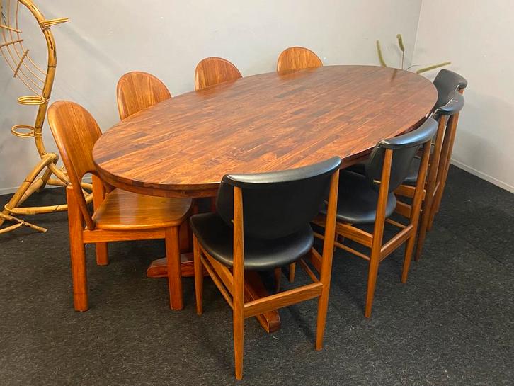 Grote XL eettafel ovaal stamtafel massief hout 240 cm, Huis en Inrichting, Tafels | Eettafels, Zo goed als nieuw, 100 tot 150 cm