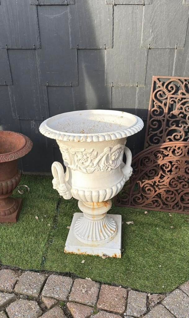 Gietijzeren baardmanvaas, Tuin en Terras, Ophalen, Zo goed als nieuw