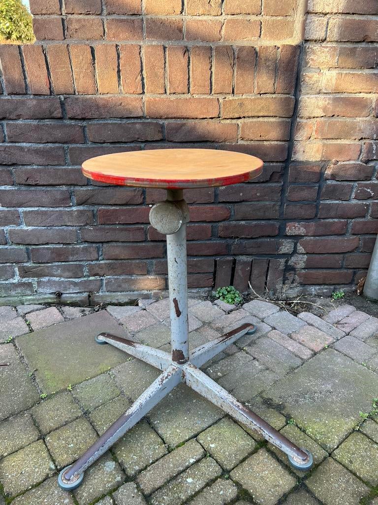 Prachtige Industriële Ahrend Friso Kramer Kruk Krukje Stoel, Huis en Inrichting, Ophalen of Verzenden, Zo goed als nieuw, Hout