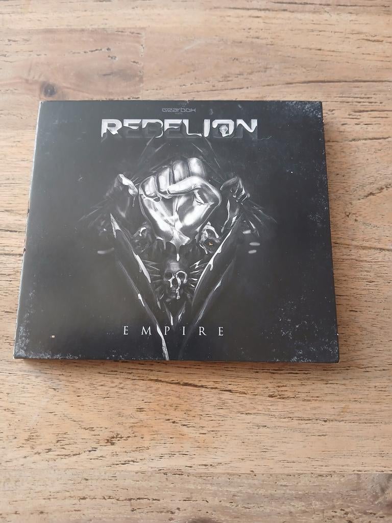 Rebelion-Empire(gesigneerd), Ophalen of Verzenden, Zo goed als nieuw