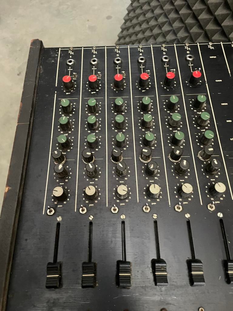 D&R mengpaneel, Muziek en Instrumenten, Mengpanelen, Ophalen of Verzenden, Gebruikt, 10 tot 20 kanalen, Microfooningang