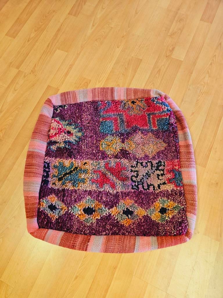 Marokkaanse Berber poef. Mooie dikke wol! Weg = Weg, Huis en Inrichting, Banken | Voetenbanken en Poefen, Overige materialen, 50 tot 75 cm