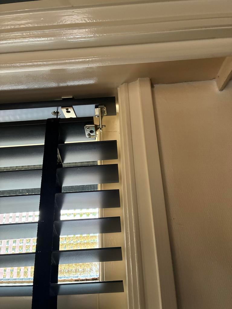 Industriële houten jaloezieën, Ophalen, Gebruikt, 100 tot 150 cm, Zwart