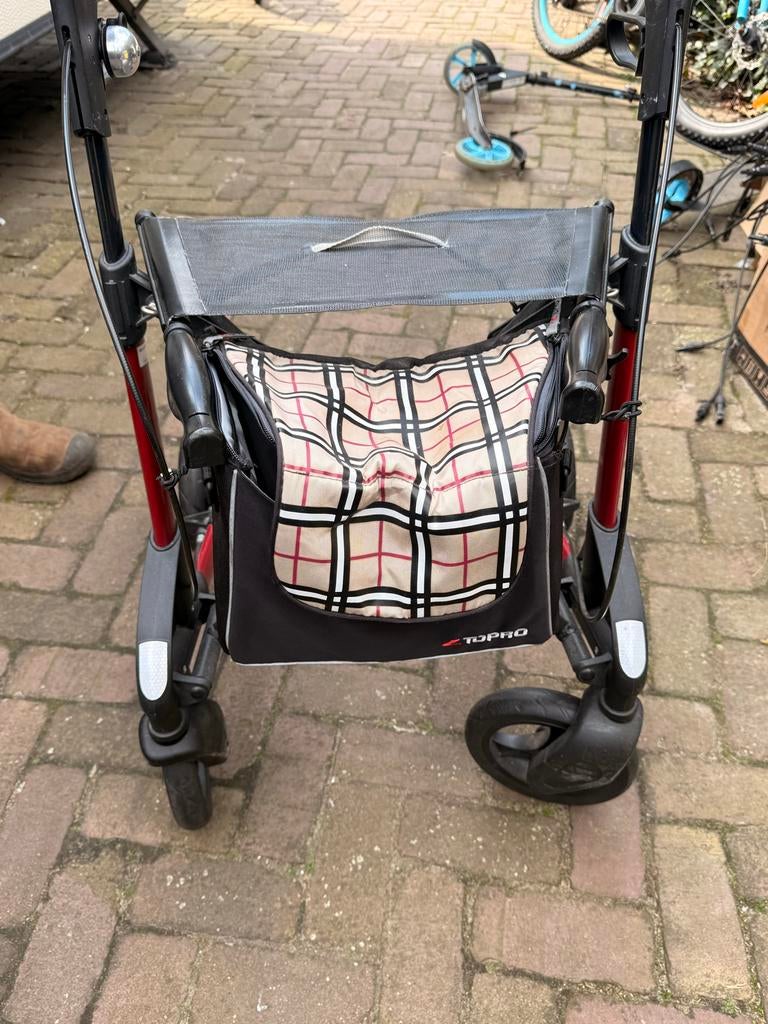 Nette rollator merk topro Troja, Ophalen, Opvouwbaar, Gebruikt
