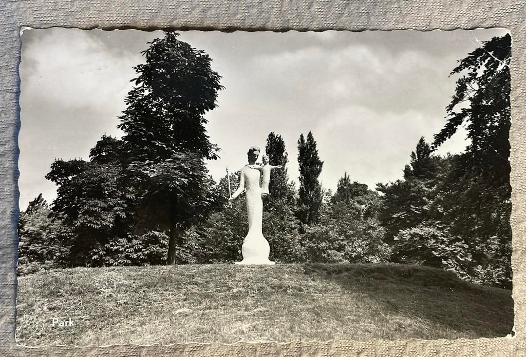 Rijswijk. Huize Den Burgh. Beeld in de tuin, Ophalen of Verzenden, Voor 1920, Zuid-Holland