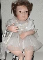 Porceleinen Meisje Julie - Ashton Drake Galleries, Verzamelen, Verzenden, Zo goed als nieuw, Pop