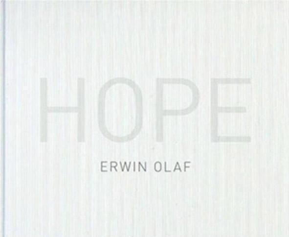 Erwin Olaf Rain/Hope, Boeken, Kunst en Cultuur | Fotografie en Design, Zo goed als nieuw, Fotografen, Ophalen of Verzenden