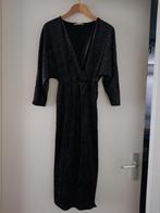Jurk met zilverkleurige lurex -- maat XS / 34 -- Pull & Bear, Kleding | Dames, Jurken, Zwart, Ophalen of Verzenden, Zo goed als nieuw