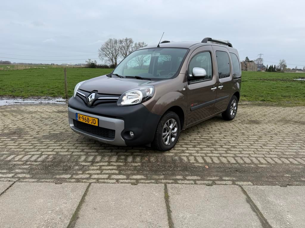 Renault Kangoo 1.6 Family Extrem 2013 Bruin, Auto's, Renault, 1350 kg, Stof, Zwart, 4 cilinders