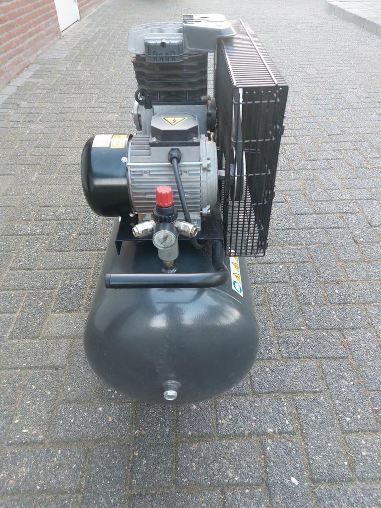 Compressor 2 cilinder 100 liter tank 3pk 400V, Doe-het-zelf en Verbouw, Compressors, Ophalen of Verzenden