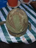 Militaire helm met camouflagehoes en net, Ophalen of Verzenden