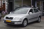 Skoda Octavia 2.0 FSI Ambiente AUTOMAAT 125.077 KM NAVI, Auto's, Skoda, Stof, Gebruikt, 4 cilinders, Metallic lak