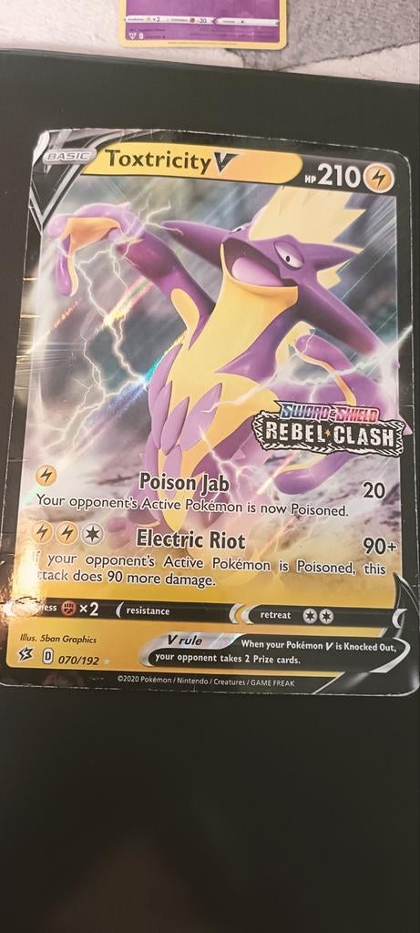 Toxtricity V Giant Card - Pokémon TCG Rebel Clash, Ophalen of Verzenden, Gebruikt, Losse kaart