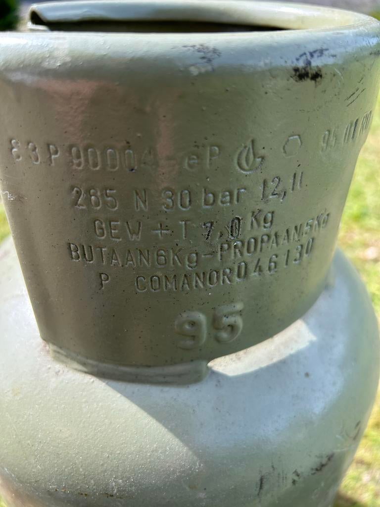 Hoes Errogas propaan gasfles 6kg - 1x Gebruikt en 1x nieuw, Ophalen, Zo goed als nieuw