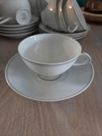 Theekopjes van koninklijke plazuid te Gouda, Ophalen