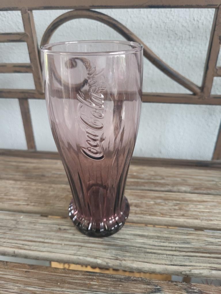 Coca Cola glas Mc Donalds 2011 roze, Ophalen, Zo goed als nieuw, Frisdrankglas