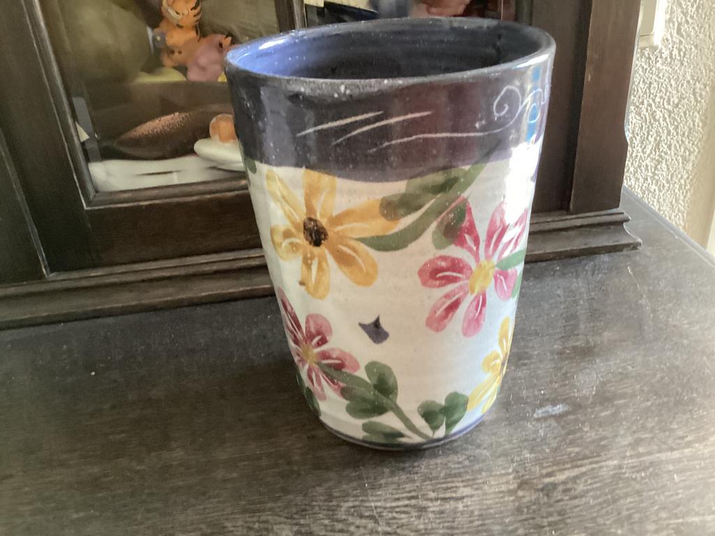 Vaas keramiek // hoog 17 cm. Diam. 13 cm, Antiek en Kunst, Ophalen of Verzenden