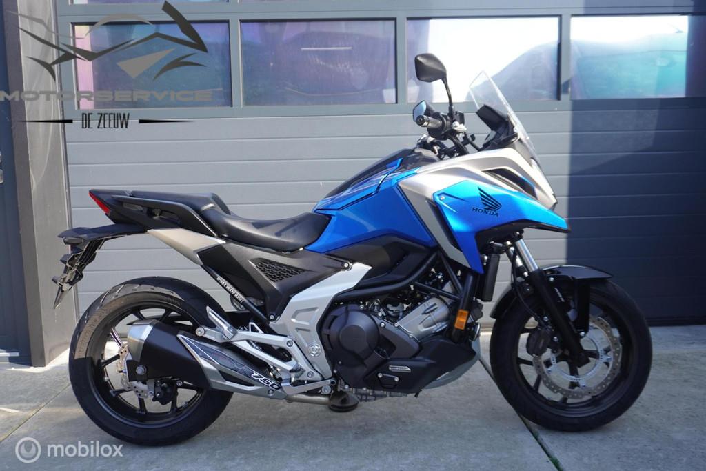 Honda NC750X DCT ABS 2248KM BJ 2021, Motoren, 745 cc, Bedrijf, Meer dan 35 kW, Toermotor