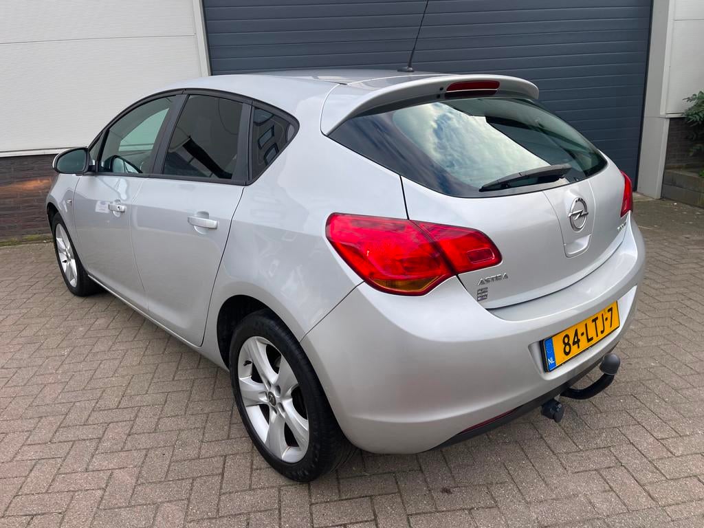 Opel Astra 1.4 Edition/Cruise-c/Climate-c/Aux/Trekhaak/Goed-, Auto's, Voorwielaandrijving, Euro 5, 101 pk, Gebruikt
