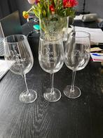 Riviera Maison 3 rode wijnglazen met tekst, Glas of Glazen, Ophalen of Verzenden, Overige stijlen, Glas
