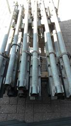 Stut alone gevelstempels, Ophalen, IJzer